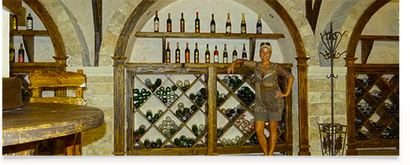 Музей виноградарства и виноделия, фирменный магазин, дегустационный зал