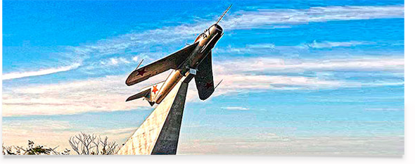 Памятник авиаторам Тамани